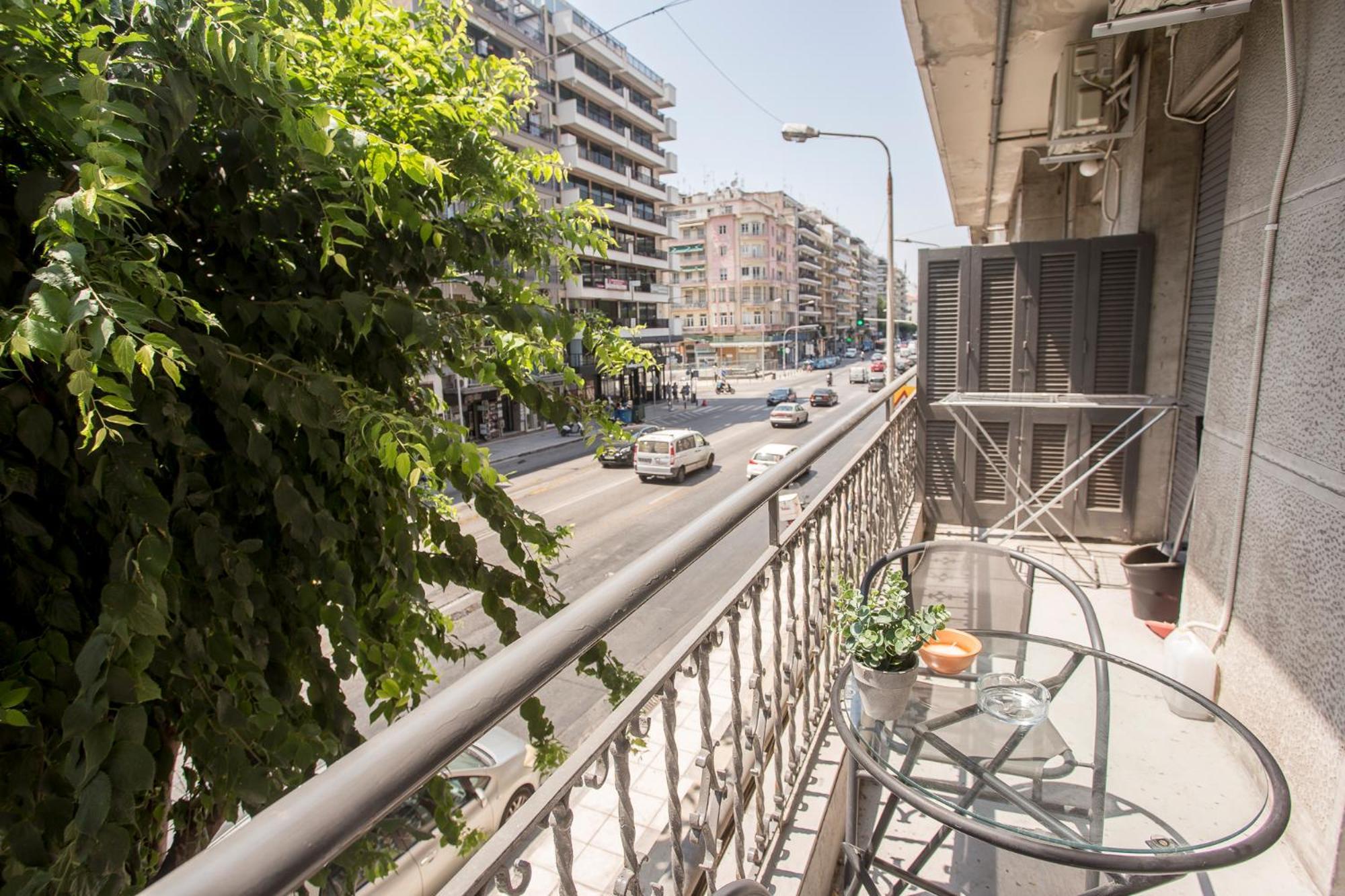Closer "Egnatia Apartment 1" Thessaloníki Eksteriør bilde